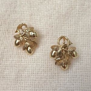 Vintage Coro Gold Tone Acorns Clip-On Earrings